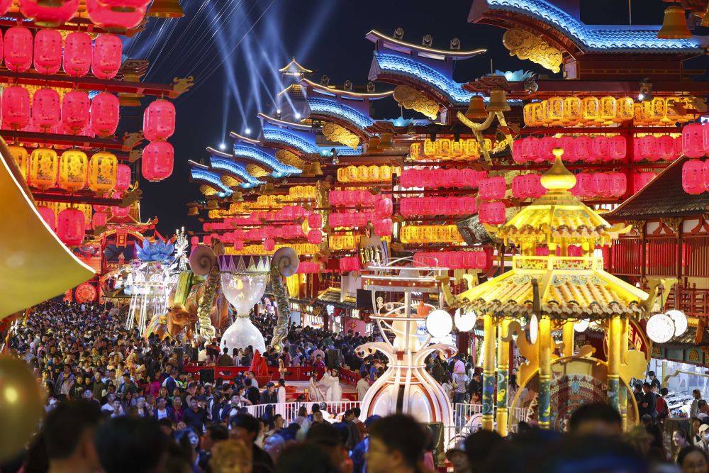坚持把发展特色优势产业作为主攻方向——落实新时代推动西部大开发座谈会精神系列综述之一(图1) 坚持把发展特色优势产业作为主攻方向——落实新时代推动西部大开发座谈会精神系列综述之一(图1)